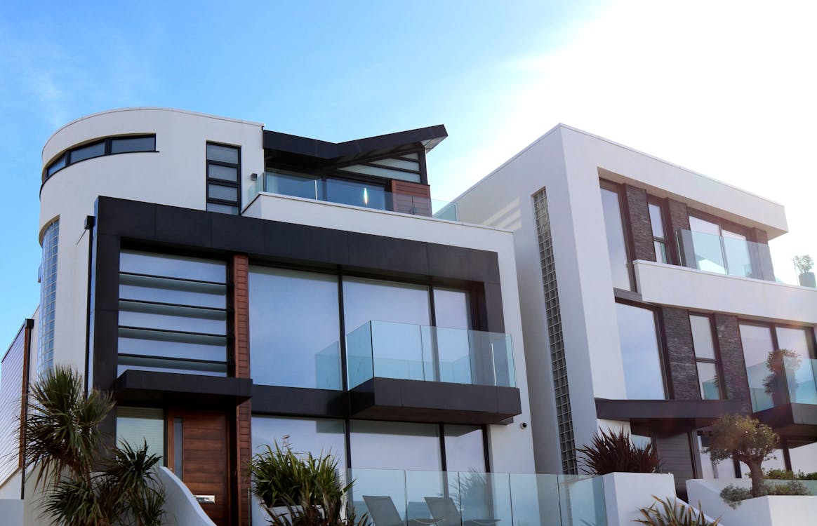 Are commissions paid to real estate brokers tax-deductible?