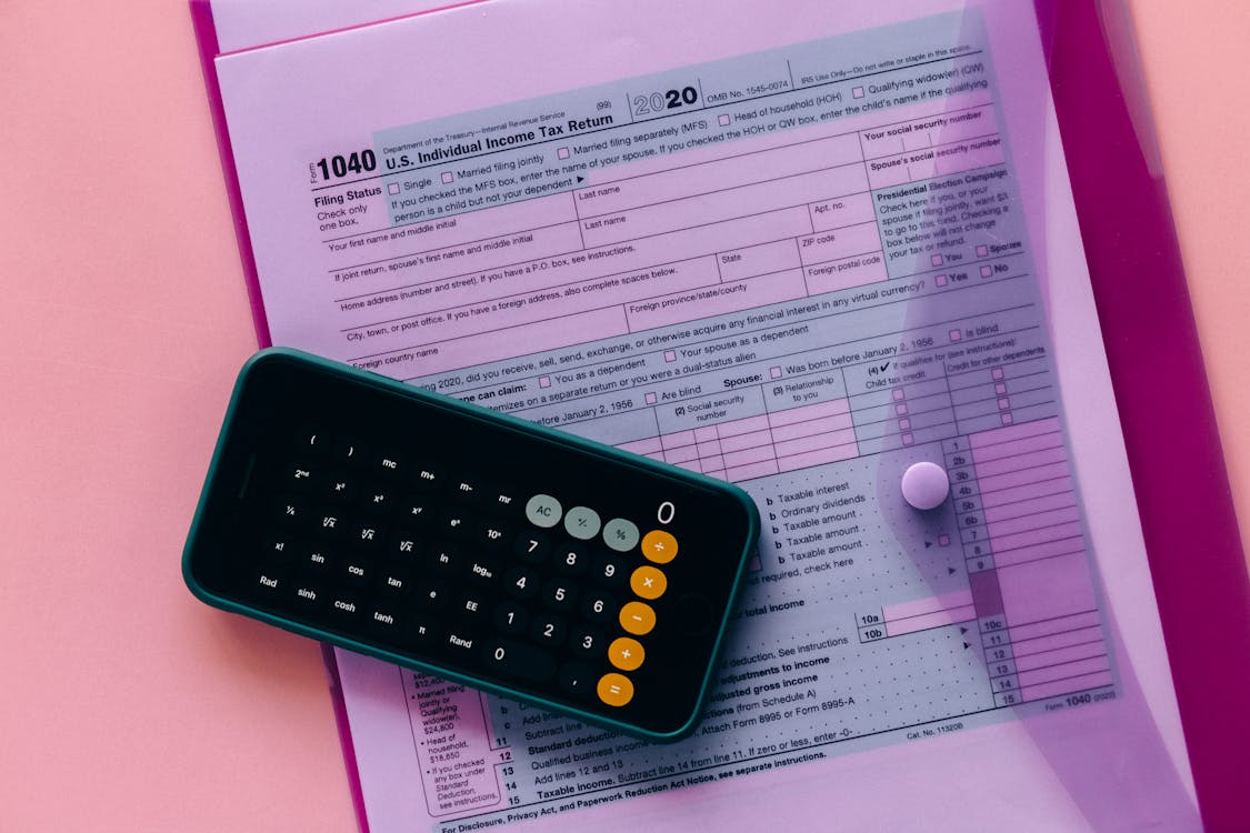 Who is the best person to file my taxes?